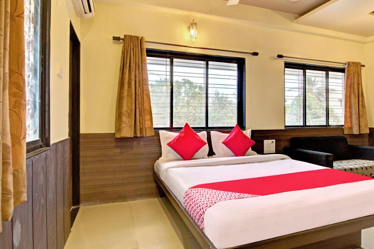 Hotel Oyo Slp013 Savan And Sapna Lodging Solapur Exterior foto